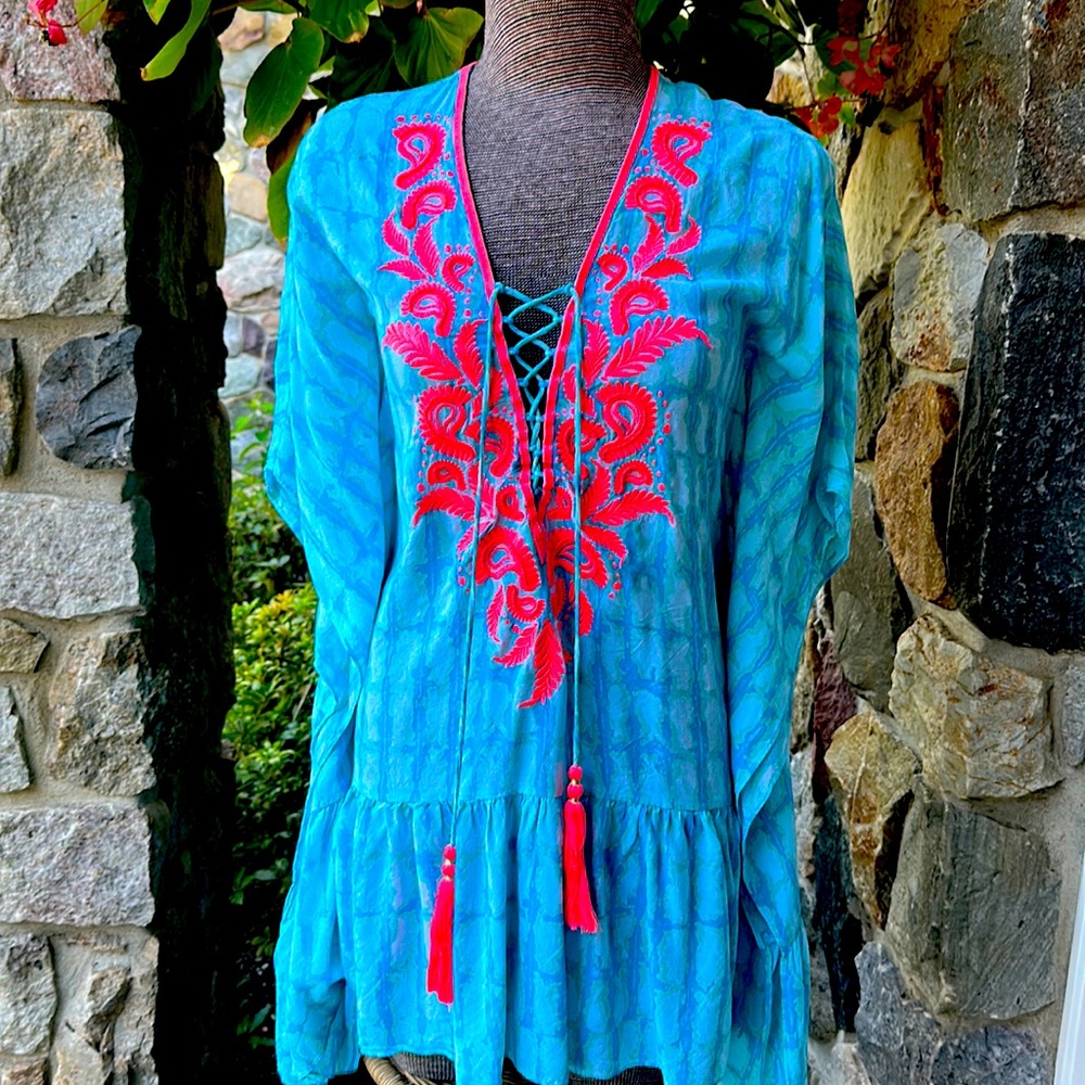 BEAUTIFUL LILLY PULITZER BEACH COVERUP!!